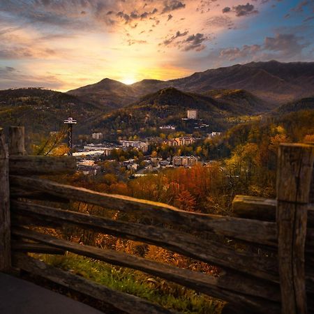 Wilderness Lodge, Hot Tub, Game Room, Pool Access, 1089 Free Tickets Each Paid Day, Dollywood And M Sevierville Bagian luar foto