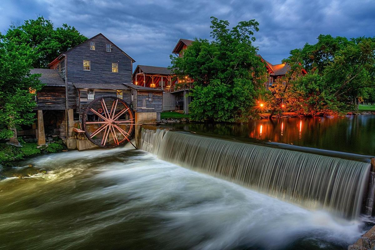 Wilderness Lodge, Hot Tub, Game Room, Pool Access, 1089 Free Tickets Each Paid Day, Dollywood And M Sevierville Bagian luar foto