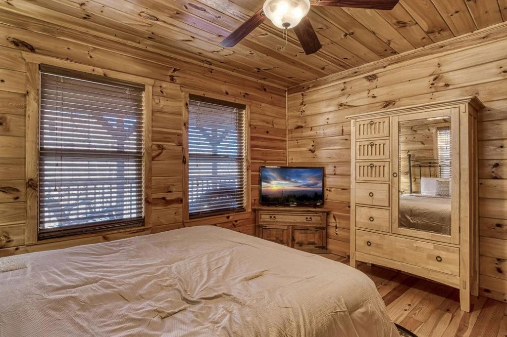 Wilderness Lodge, Hot Tub, Game Room, Pool Access, 1089 Free Tickets Each Paid Day, Dollywood And M Sevierville Bagian luar foto