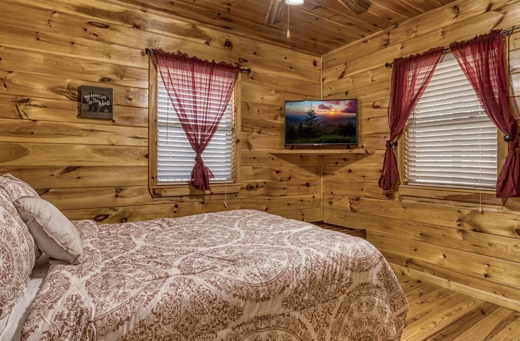 Wilderness Lodge, Hot Tub, Game Room, Pool Access, 1089 Free Tickets Each Paid Day, Dollywood And M Sevierville Bagian luar foto