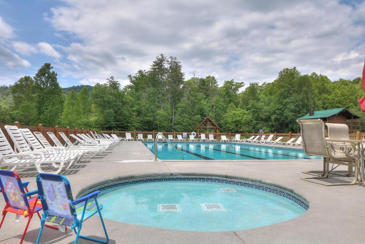 Wilderness Lodge, Hot Tub, Game Room, Pool Access, 1089 Free Tickets Each Paid Day, Dollywood And M Sevierville Bagian luar foto