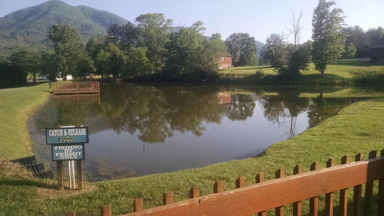 Wilderness Lodge, Hot Tub, Game Room, Pool Access, 1089 Free Tickets Each Paid Day, Dollywood And M Sevierville Bagian luar foto