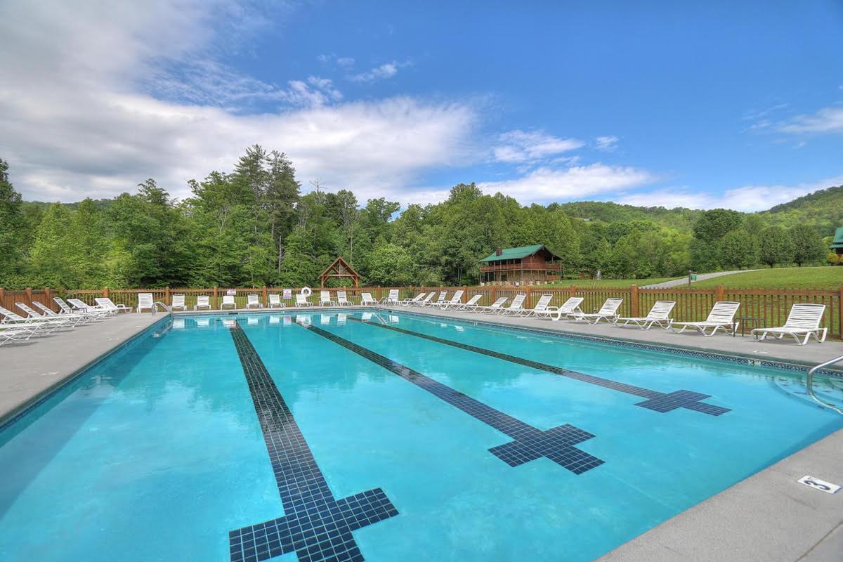 Wilderness Lodge, Hot Tub, Game Room, Pool Access, 1089 Free Tickets Each Paid Day, Dollywood And M Sevierville Bagian luar foto